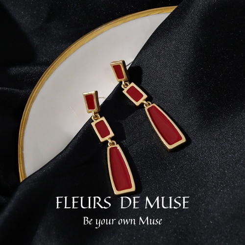 Khuyên tai kim bạc viền mạ vàng màu đỏ nổi bật Fleurs de Muse
