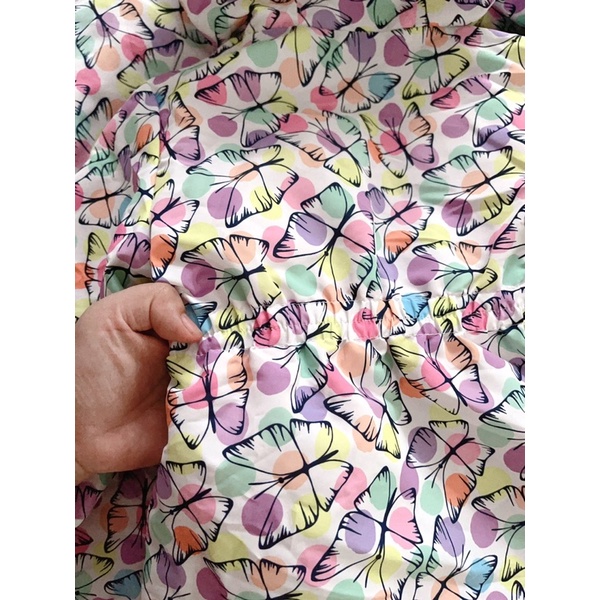 Áo khoác gió bé gái xuất xịn