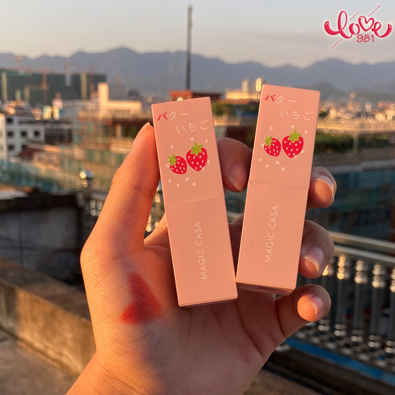 (hàng Mới Về) Son Môi Dưỡng Ẩm Chống Nước Chống Mồ Hôi Thiết Kế Vỏ Son Hình Quả Dâu Dễ Thương | BigBuy360 - bigbuy360.vn