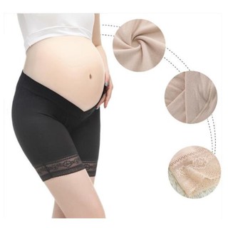 Quần bầu đùi mặc trong váy cạp chéo ren