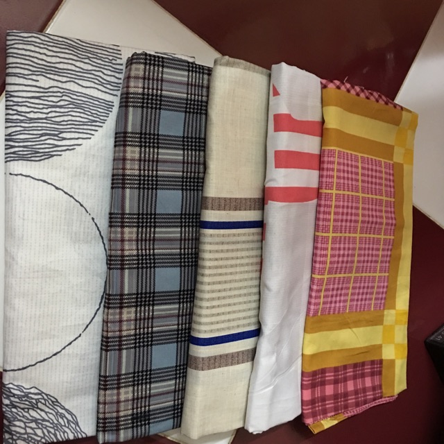 Set vải kate gồm 5 mảnh, có thể may áo, váy hoặc đầm thích hợp với mọi độ tuổi, chất vải tốt, màu sắc đẹp, bán theo set.
