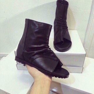 Bốt lót nỉ