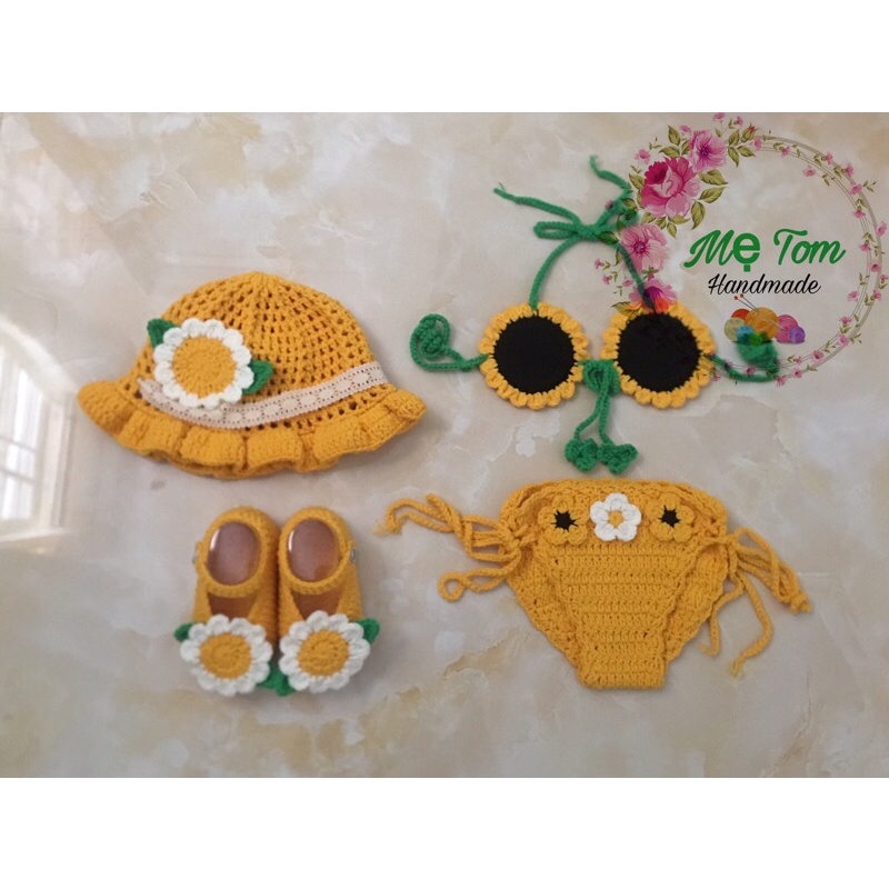 Set nón, bikini, giày cho bé 1 Tuổi