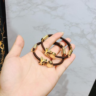 Vòng tay da L. V sản phẩm lỗi