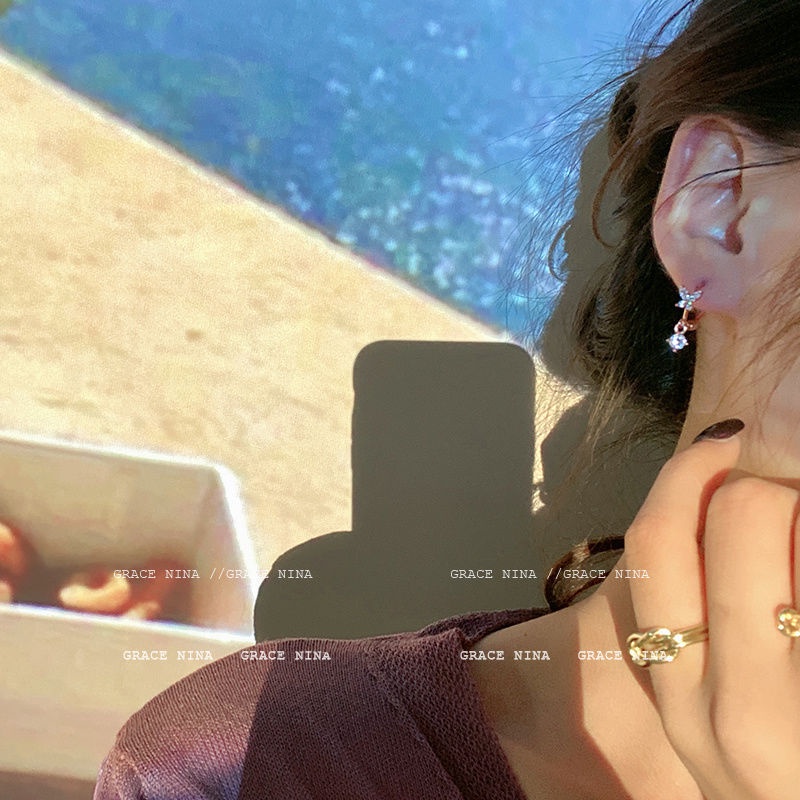 1 Khuyên Tai Bạc Đính Đá Zircon Hình Bướm Dễ Thương Cho Nữ