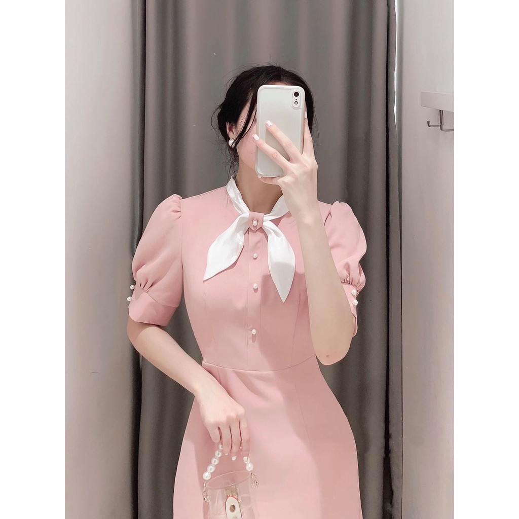 Đầm công sở phối cổ nơ trắng cổ cúc ngọc tay rúm nhẹ | BigBuy360 - bigbuy360.vn