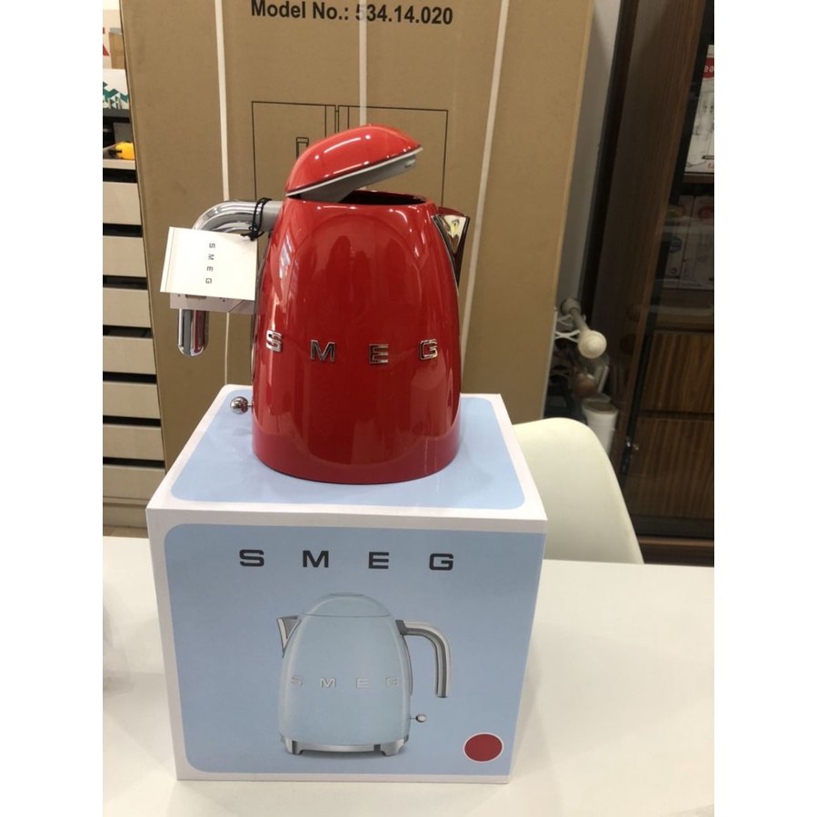 Ấm đun nước Smeg KLF03RDEU Ấm siêu tốc Smeg không chỉnh nhiệt