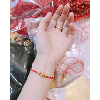 Vòng chỉ đỏ hạt ba