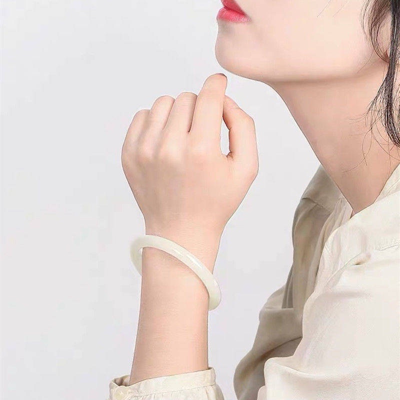 Vòng Đeo Tay Đá Ngọc Bích Tròn Mỏng Chính Hãng Hetian Cho Nữ