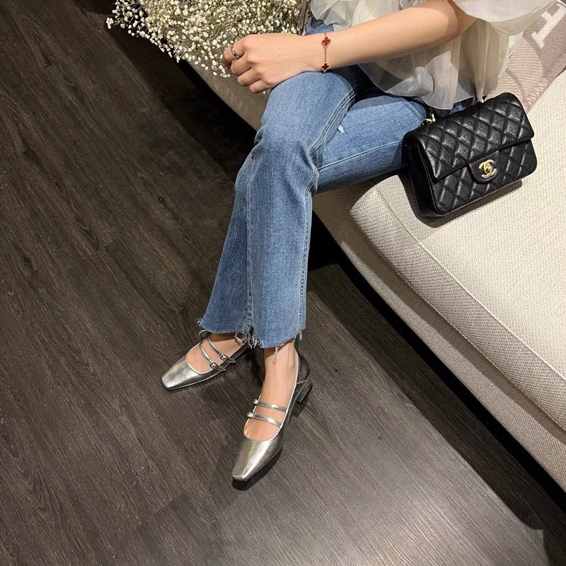 Giày Cao Gót Mũi Vuông Bằng Da Thật Phối Khóa Gài Màu Bạc Thời Trang Sang Trọng Cho Nữ