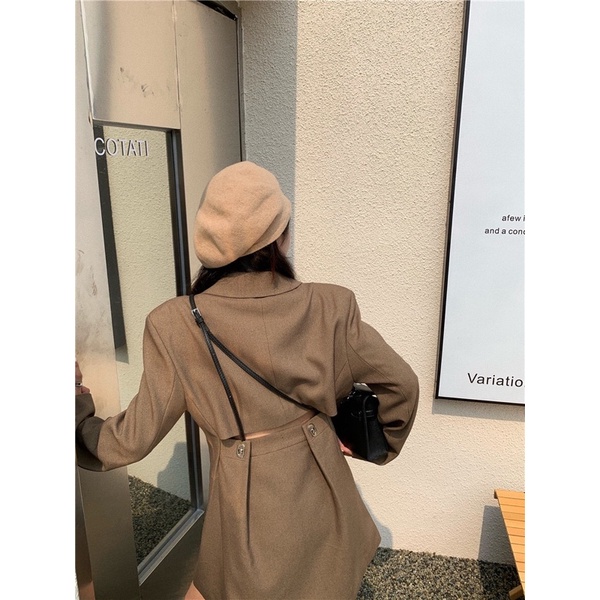 ĐẦM DÁNG BLAZER CÁCH ĐIỆU CUT OUT SAU LƯNG ĐỘC LẠ