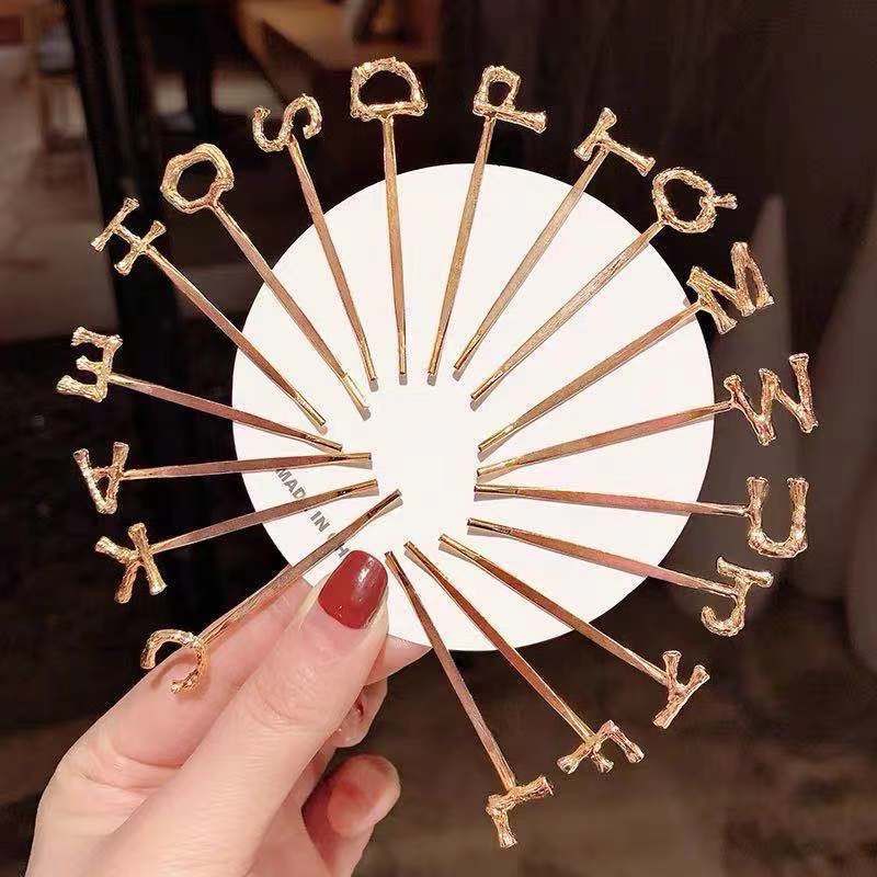 (Mới về )Kẹp tóc bảng chữ cái kim loại dễ thương Hàn Quốc Tatitava