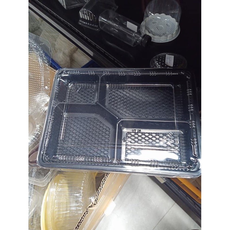 KHAY NHỰA ĐỰNG CƠM 4 NGĂN CÓ NẮP