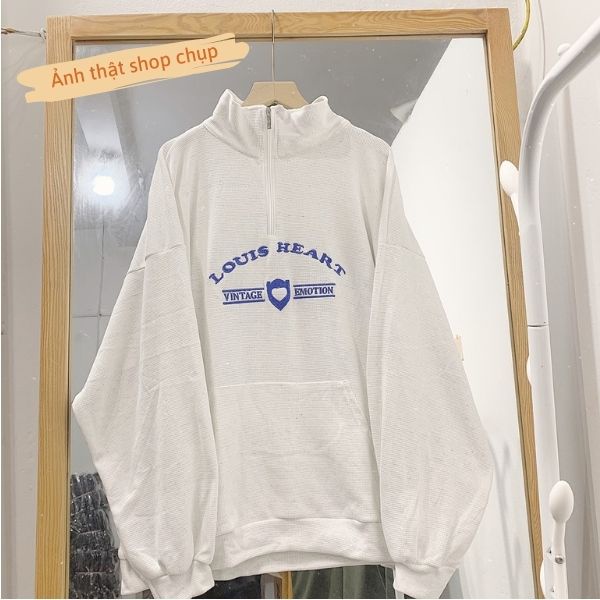 Áo nỉ zip khóa cổ Louis nữ Mee- Sweater cổ cao tay bồng dáng rộng len xốp phong cách Ullzang | BigBuy360 - bigbuy360.vn