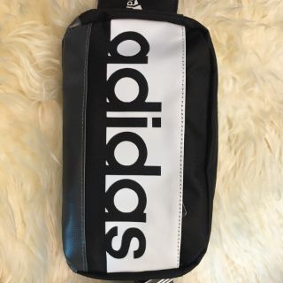 Túi đeo ngực Adidas
