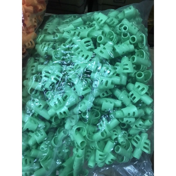 Dụng cụ xỏ ngón cầm bút silicon chỉnh tư thế cầm bút đúng cho bé tập viết