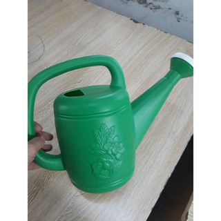 Bình tưới cây vòi sen in hoa nổi 2L