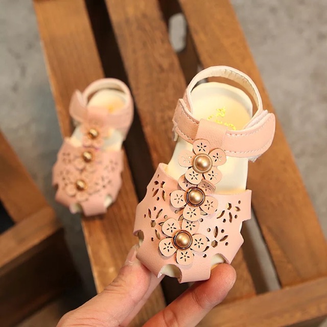 Sandal cho bé