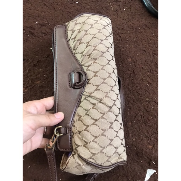 Túi si hiệu xịn xò nhé