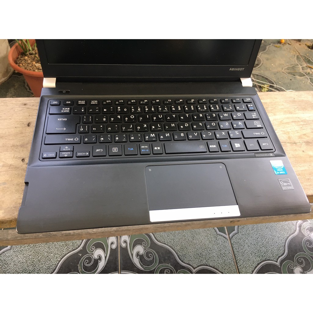 Máy tính xách tay Toshiba dynabook R734/K màn hình 13,3 inch, chip i5 4300M ram 8gb | BigBuy360 - bigbuy360.vn