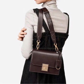 Túi Charles & Keith dây bản