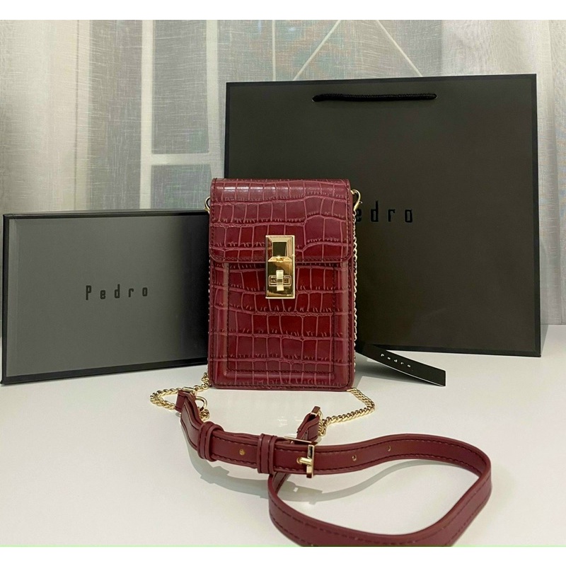TNS-Túi đeo chéo điện thoại 2 ngăn cao cấp Pedrio phone pouch-da vân lạ mắt màu đỏ plum sang trọng