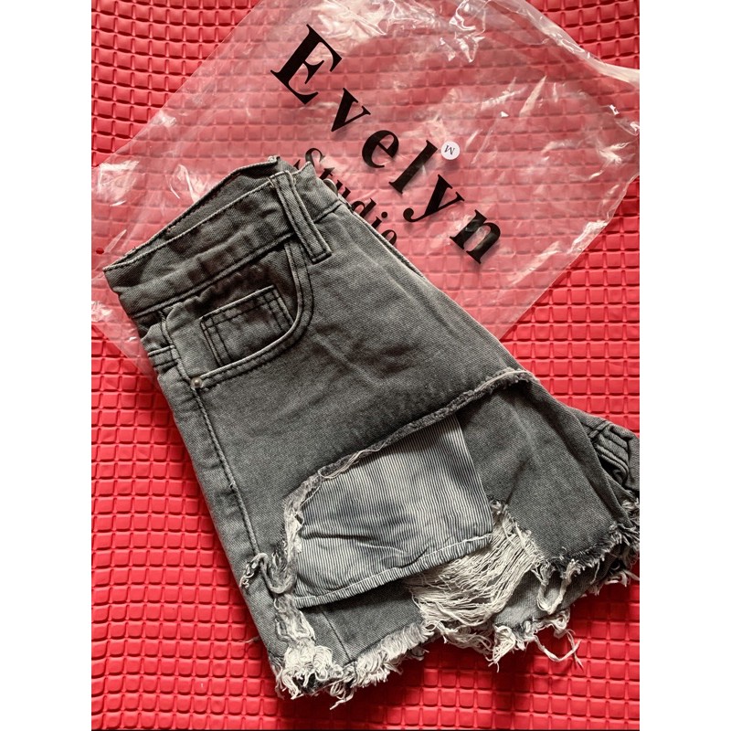 Quần short jean tua rua 😘