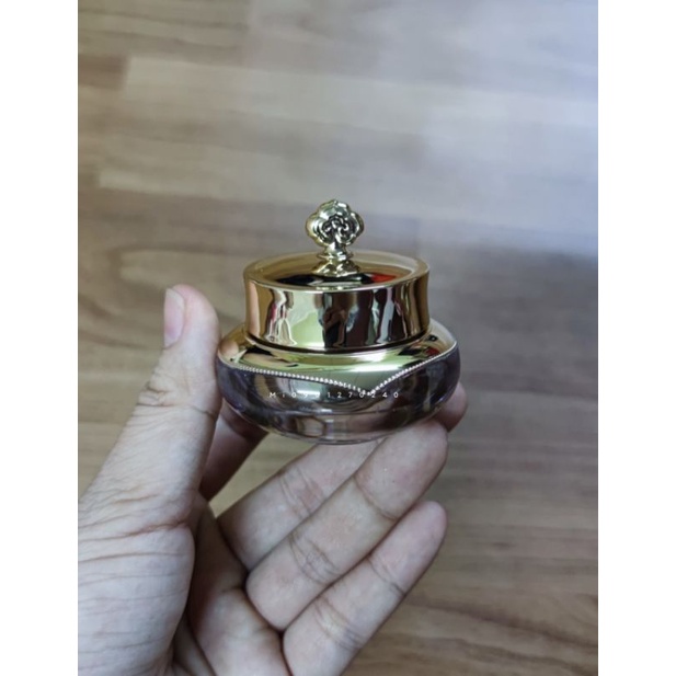 kem tái sinh Whoo cao cấp