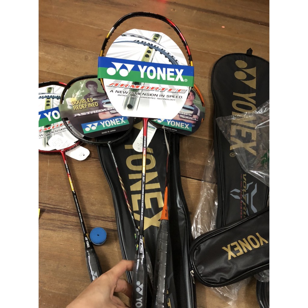 Cây vợt cầu lông yx khung Carbon chịu lực đan máy căng 9kg tặng cước