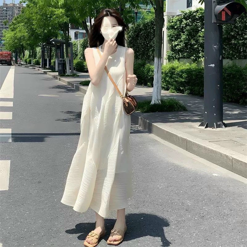 Váy suông sát nách nữ đuôi cá Vân eo, đầm dài thân màu be chất xốp nhăn bồng bềnh che khuyết điểm thời trang tiểu thư