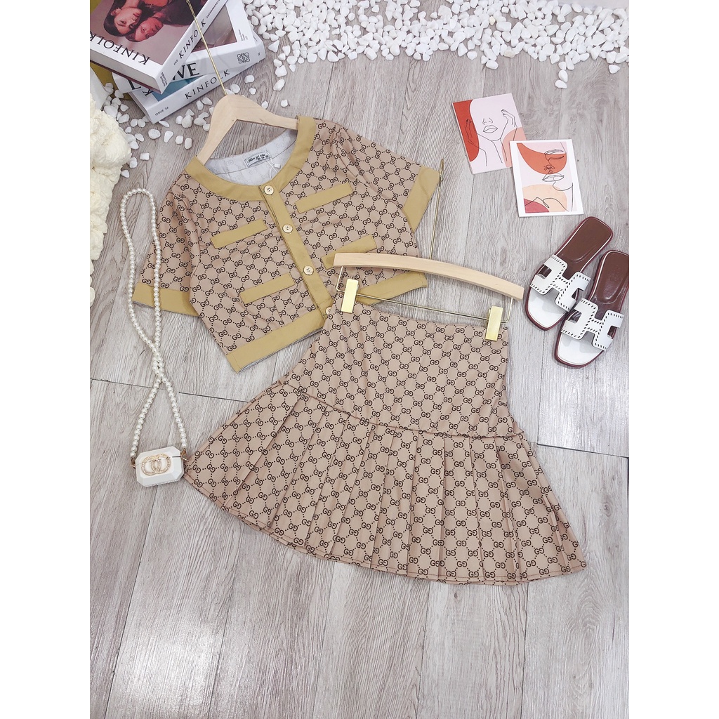 Set GC áo dáng crop mix chân váy xếp li ngắn xòe cực chất chơi