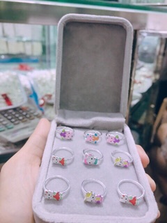Nhẫn bạc trẻ em