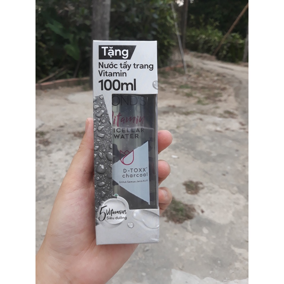 (Date 2024) Nước tẩy trang sáng da Pond's Vitamin & Than hoạt tính 100ml | BigBuy360 - bigbuy360.vn