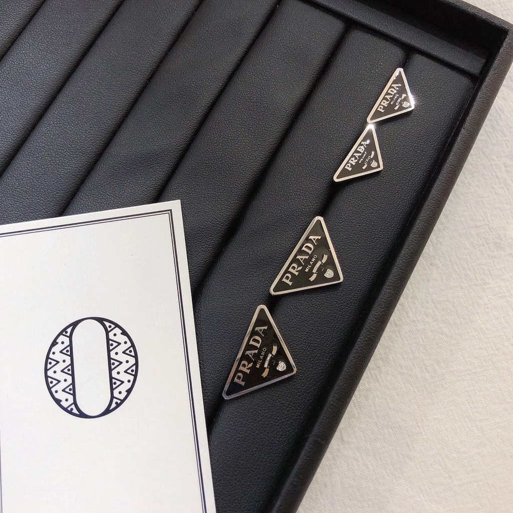 Khuyên Tai Tròn Bằng Thép Titan In Logo Prada Thời Trang Cho Nữ