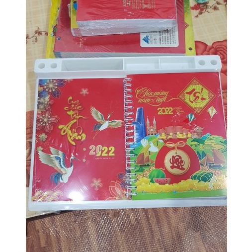 Lịch Để Bàn 2024 Đế Nhựa Lò xo Giữa