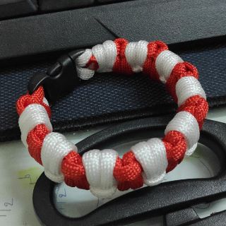 [HOT] Vòng Paracord Đỏ Trắng HH
