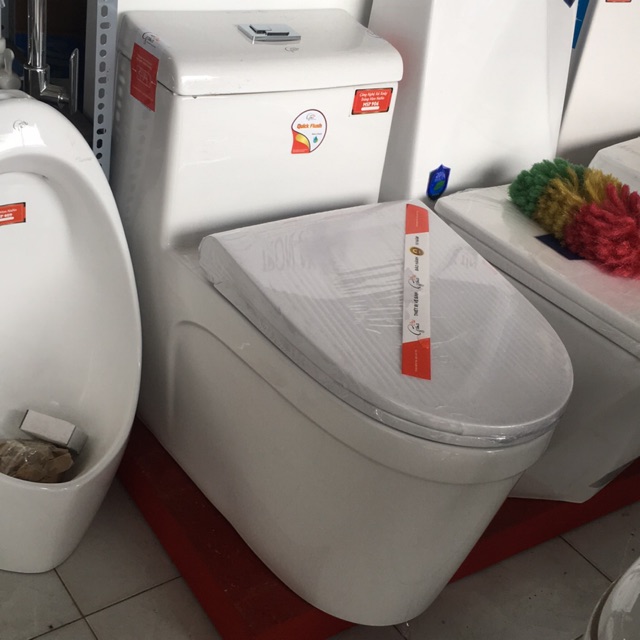 Bồn cầu liền khối