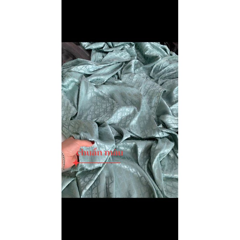 Combor lụa Lior và lụa sa tin có giãn 2c mềm mịn.