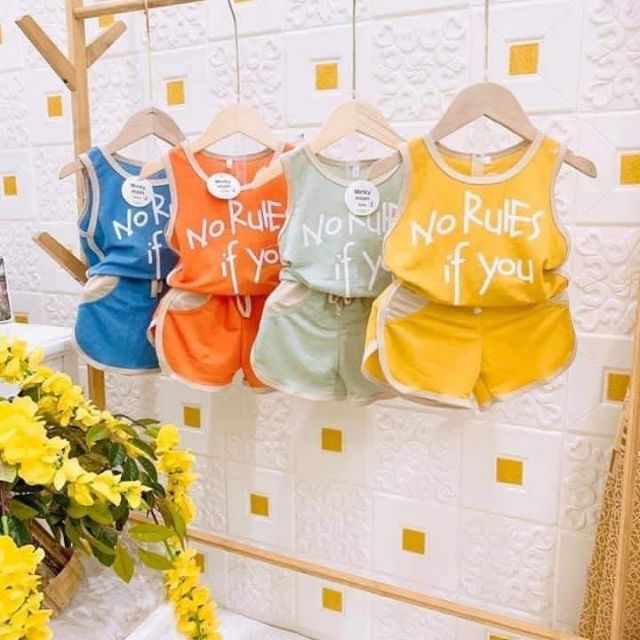 Bộ ba lỗ bé trai