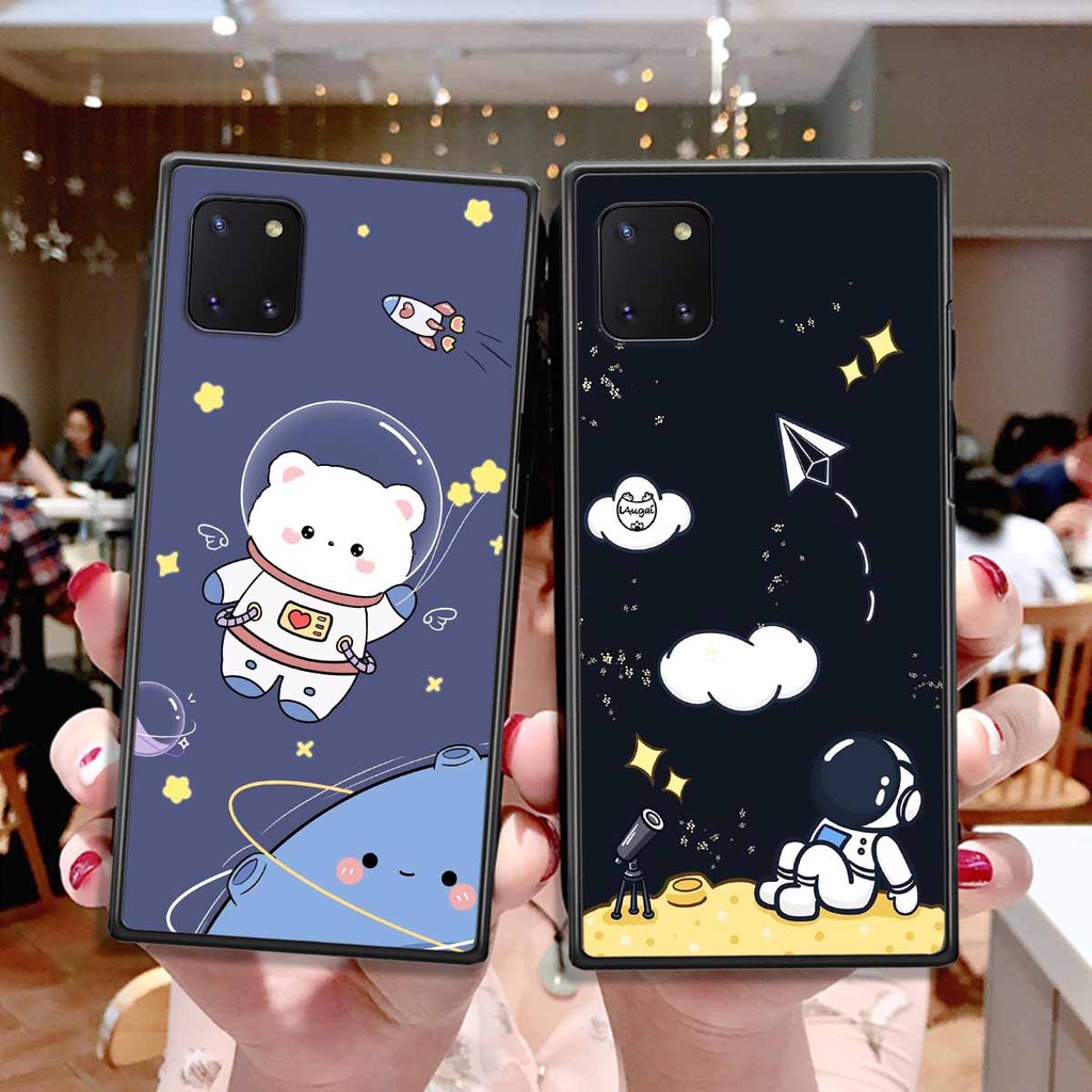 Ốp Samsung Note 10 Lite in hình vũ trụ, phi hành gia bầu trời cute dễ thương