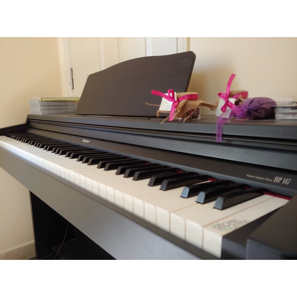 Piano điện Roland HP147