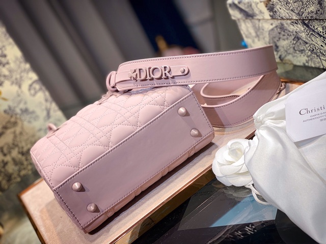 Túi xách nữ đeo chéo LADY 5 ô khoá tag cùng màu túi hàng cao cấp có hộp fullbox