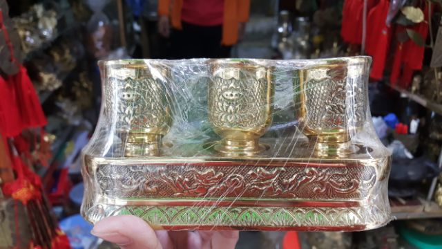 Kỷ Thờ Rượu/ Nước 3 Chén bằng Đồng Vàng