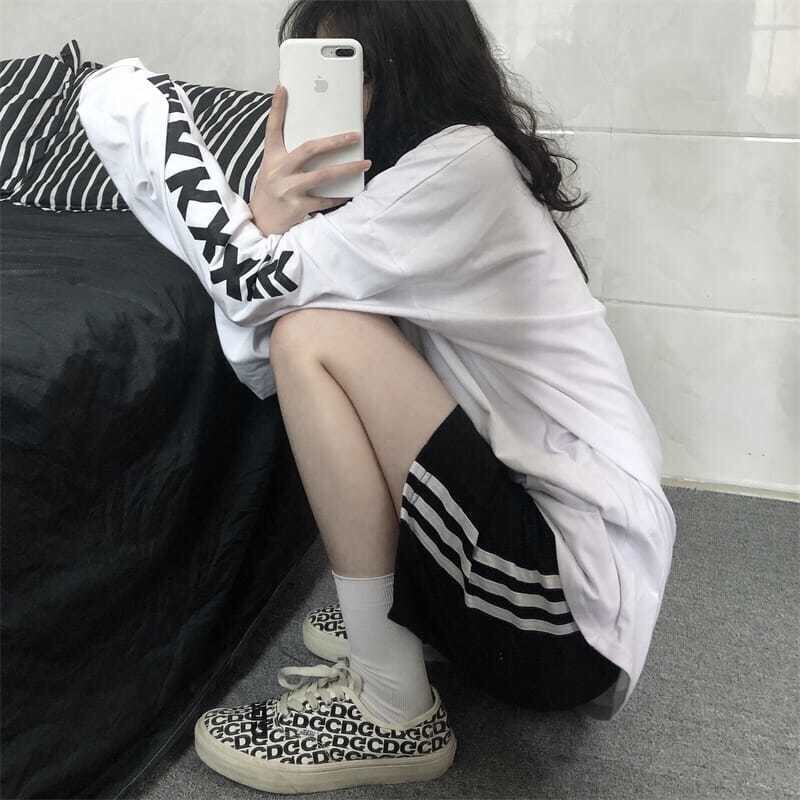 Quần đùi short nam nữ màu đen 3 sọc cá tính năng động thể thao thoải mái