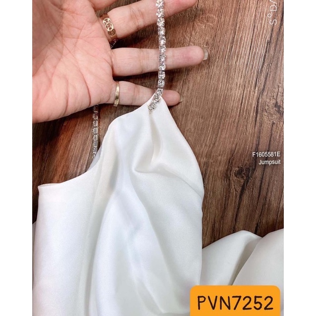 Jumpsuits hở lưng đính hạt