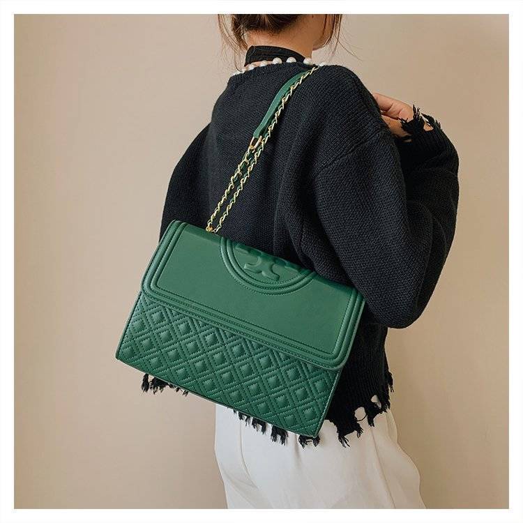 Túi Đeo Chéo Da Mềm Dáng Vuông Nhỏ Phối Dây Xích Thời Trang 2021 Cho Bạn Gái