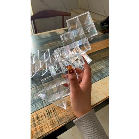 Khay son trong suốt hình tháp mica dày