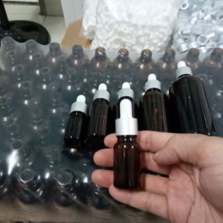 Combo 100 chai thủy tinh 20ml màu nâu, đầu bóp nhỏ giọt, bóp cao su màu trắng, khoen màu bạc, giá 450.000 đồng.