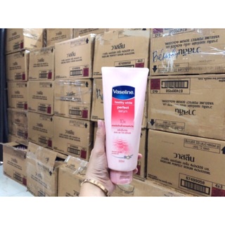 Dưỡng thể chống nắng Vaseline Healthy White Sun+Pollution Protection Serum SPF50+ PA++++ 320ml
