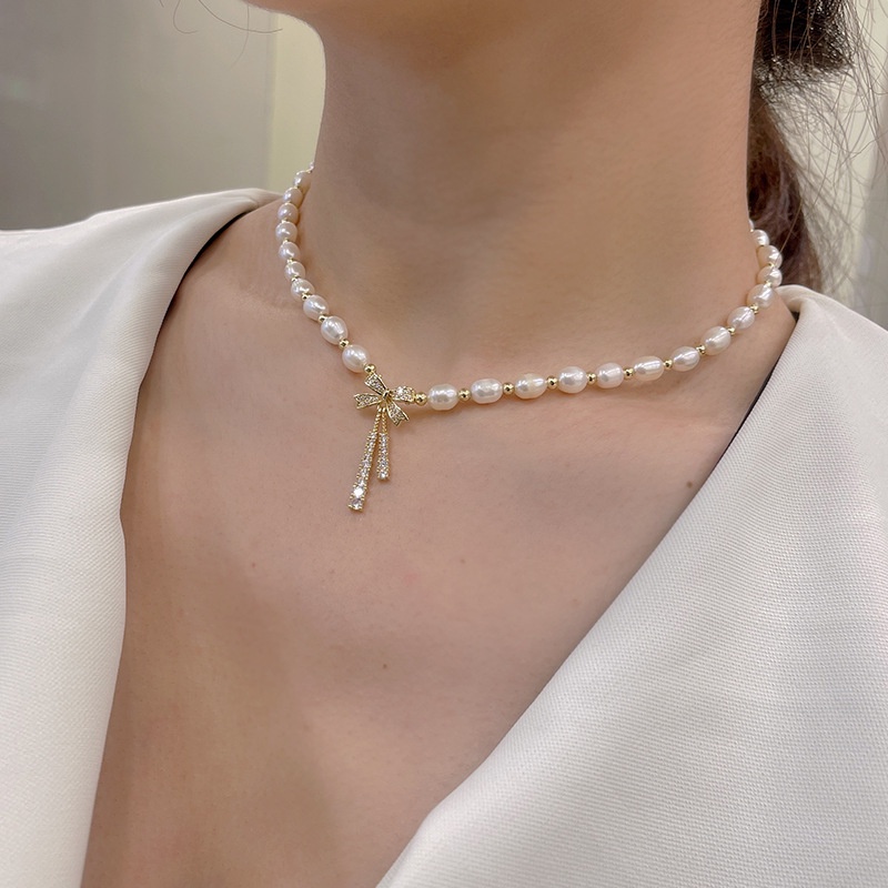 Vòng cổ Mặt Hình Nơ Đính Ngọc Trai Phong Cách Thời Trang 2022